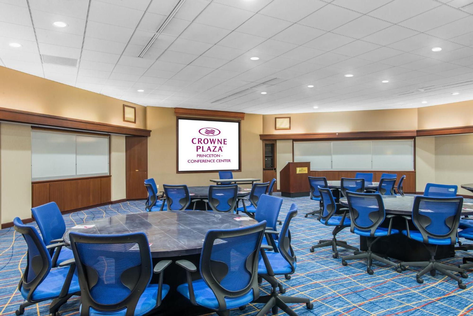 Crowne Plaza Princeton - Conference Center By Ihg Exterior foto