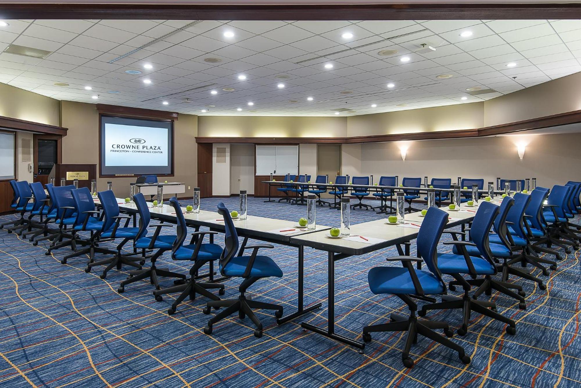 Crowne Plaza Princeton - Conference Center By Ihg Exterior foto