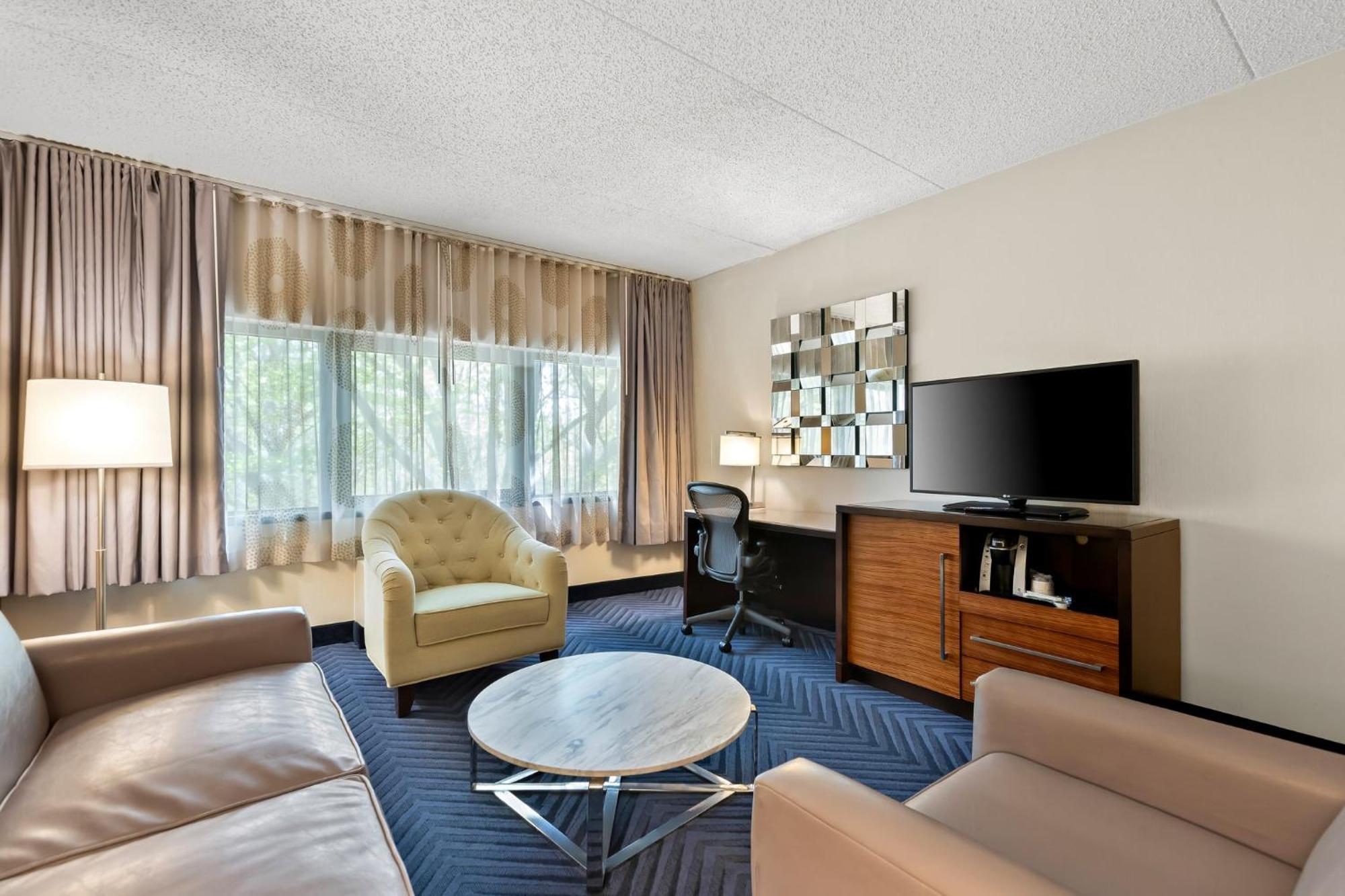 Crowne Plaza Princeton - Conference Center By Ihg Exterior foto