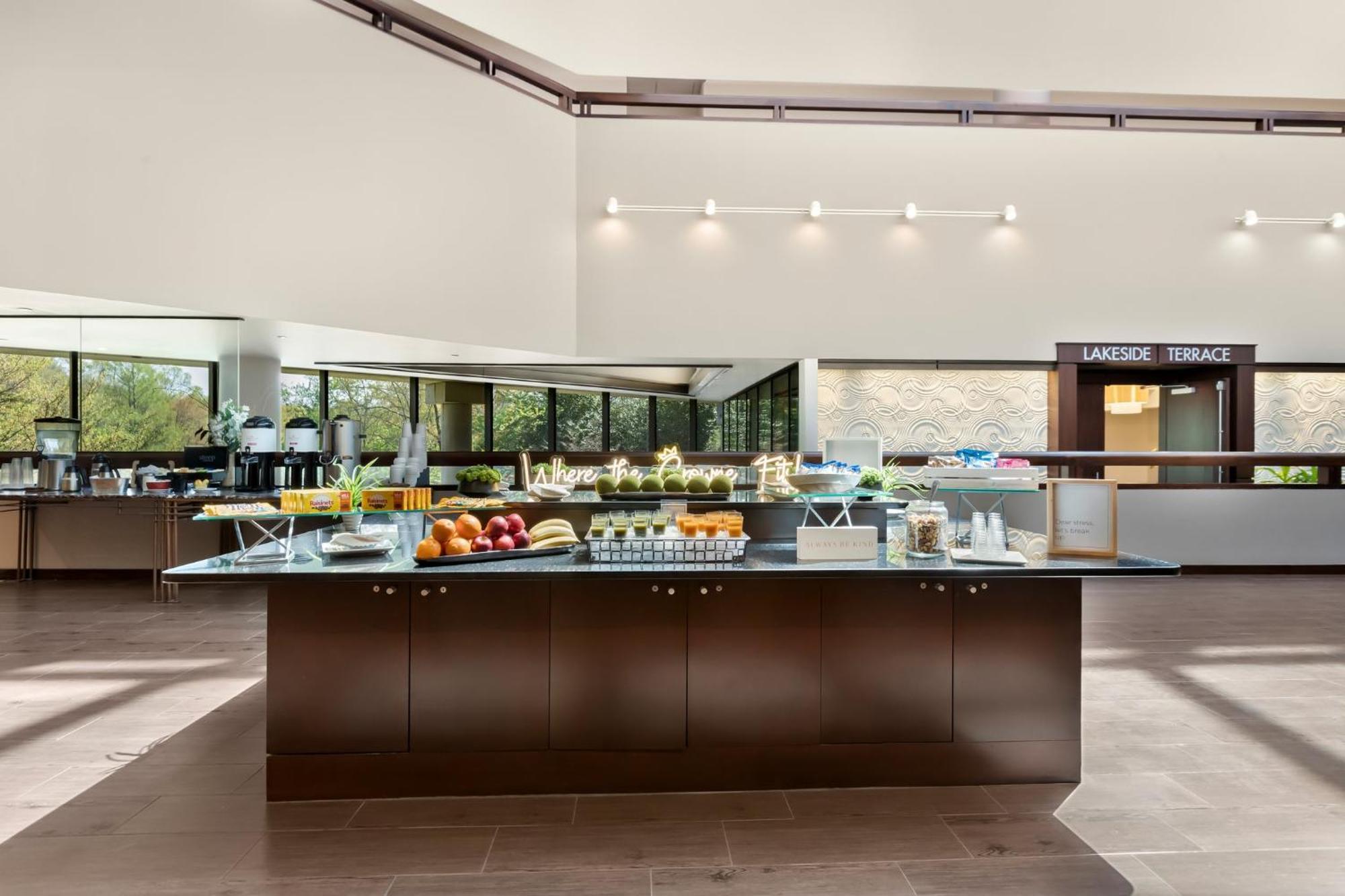 Crowne Plaza Princeton - Conference Center By Ihg Exterior foto